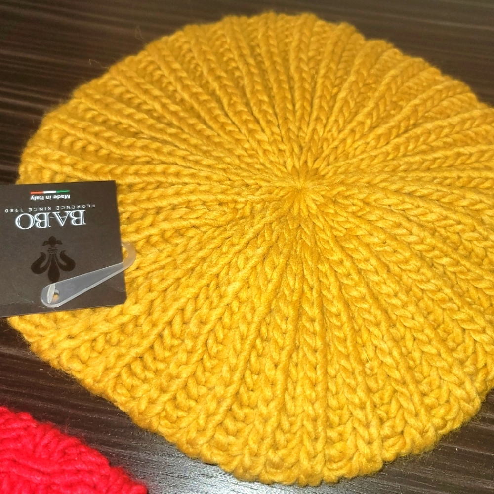 Hat knitted French style